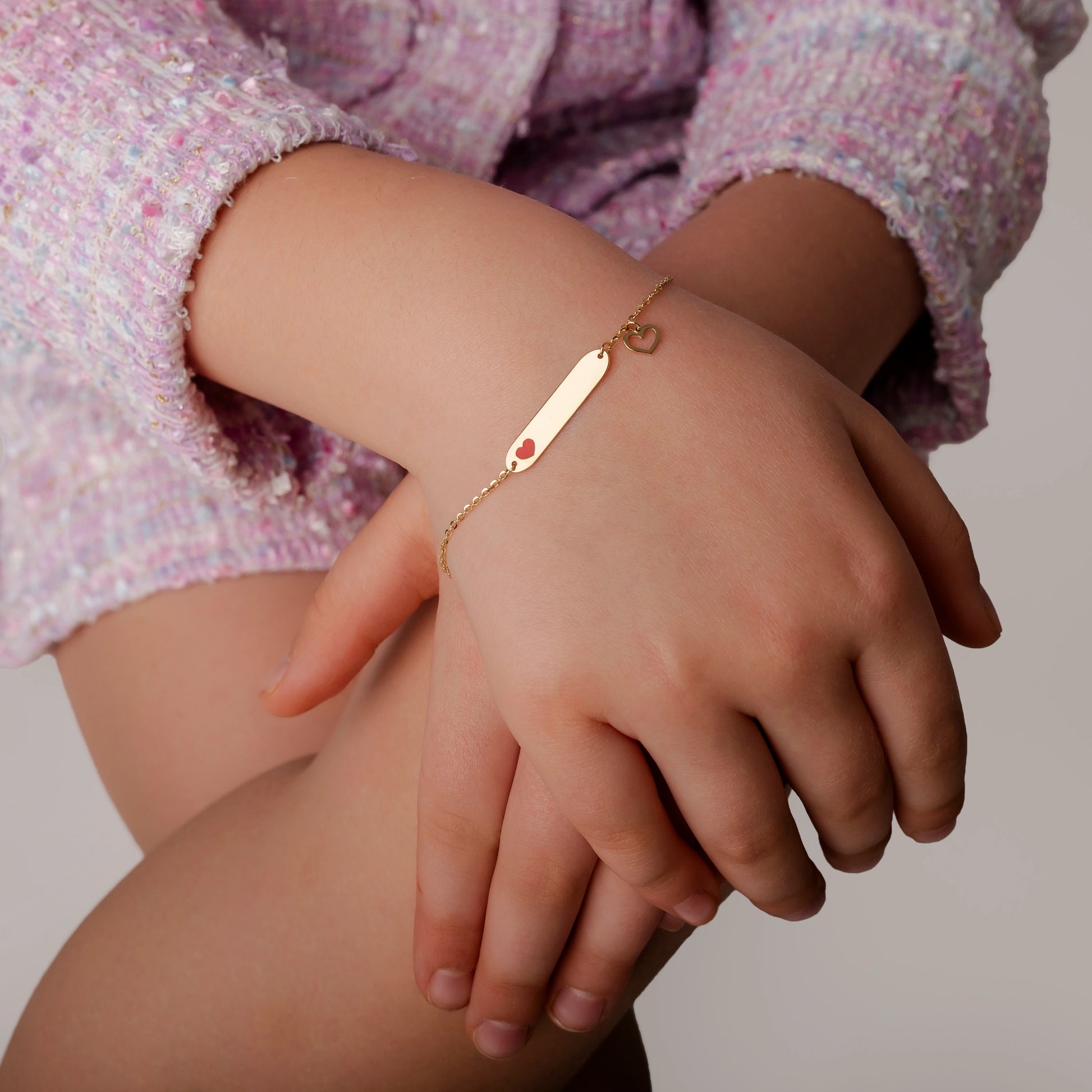 Bracciale da Bambini in Oro con Cuore Smaltato Rosso e Cuore Pendente