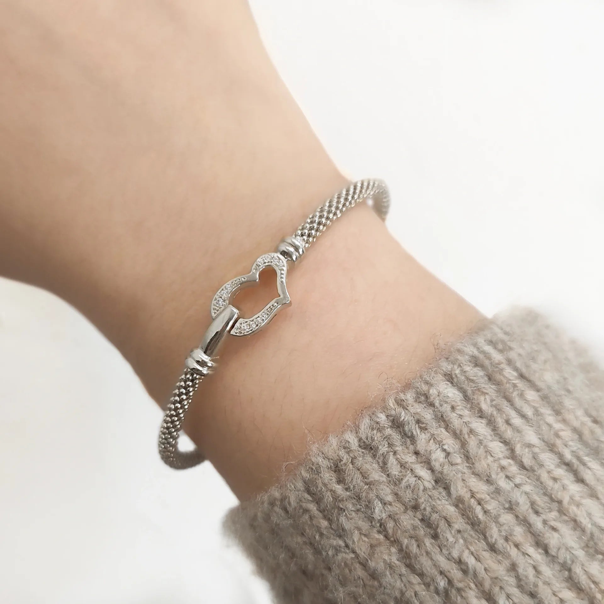 Brazalete Rígido Corazón de Plata