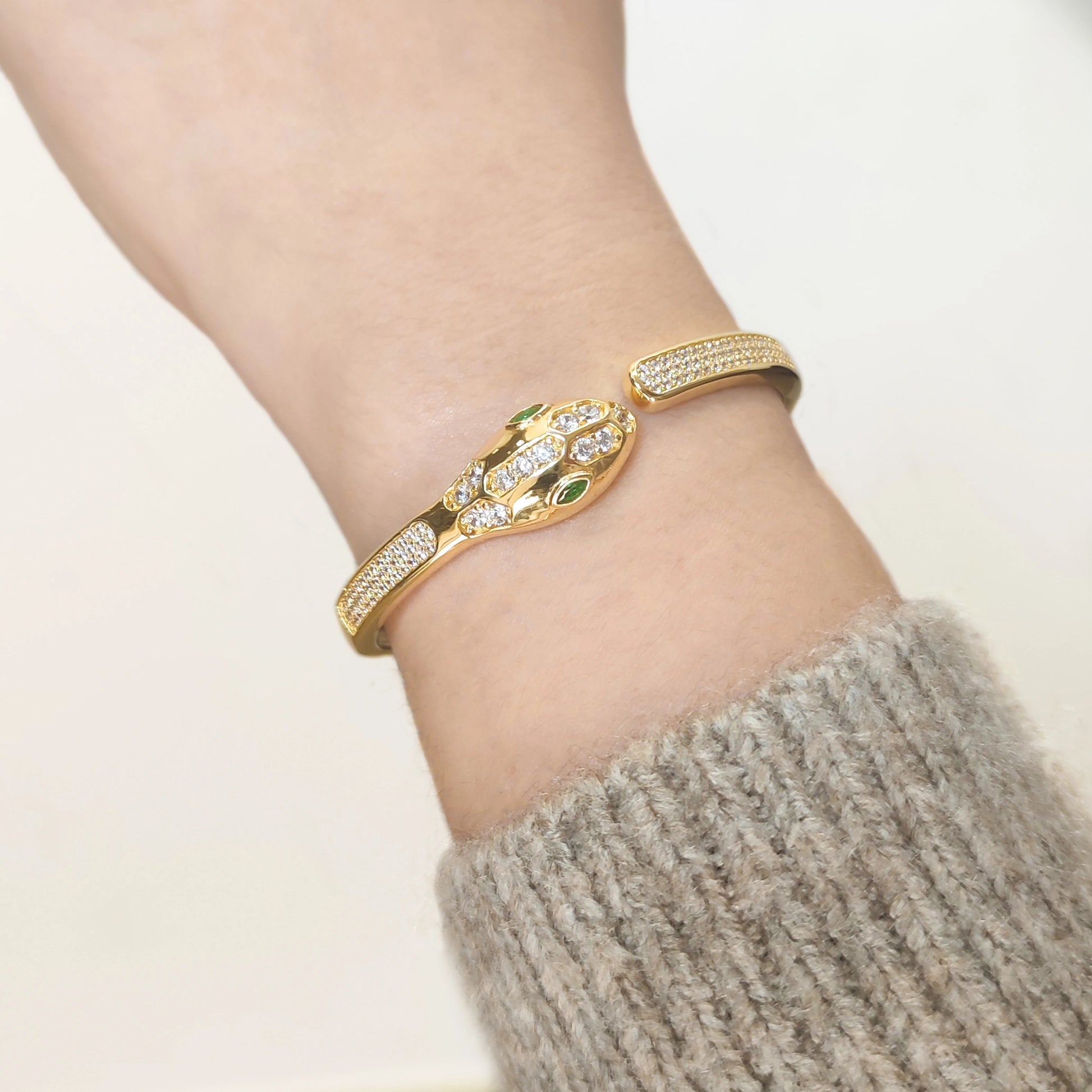 Brazalete Rígido de Plata Viper Circonitas
