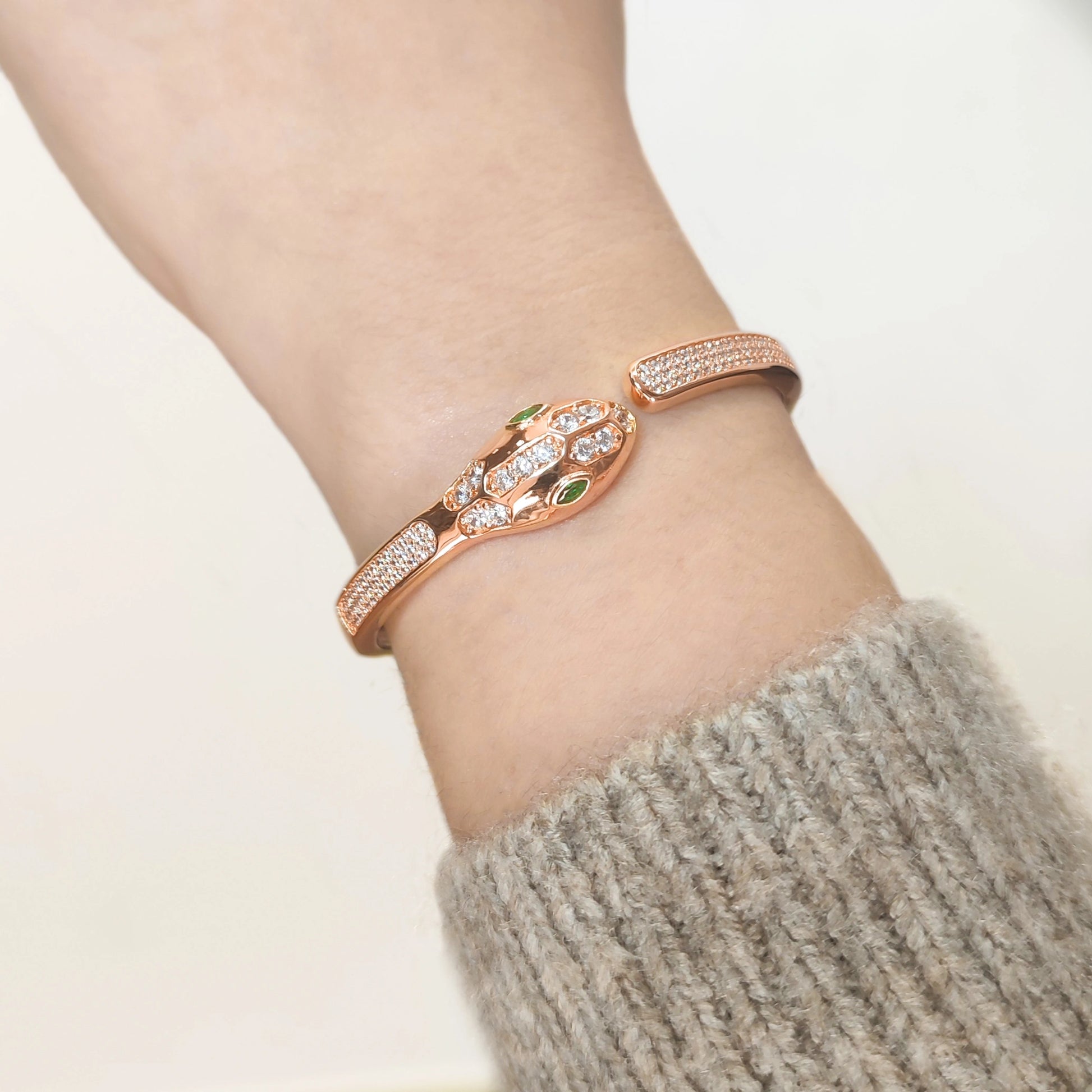 Brazalete Rígido de Plata Viper Circonitas