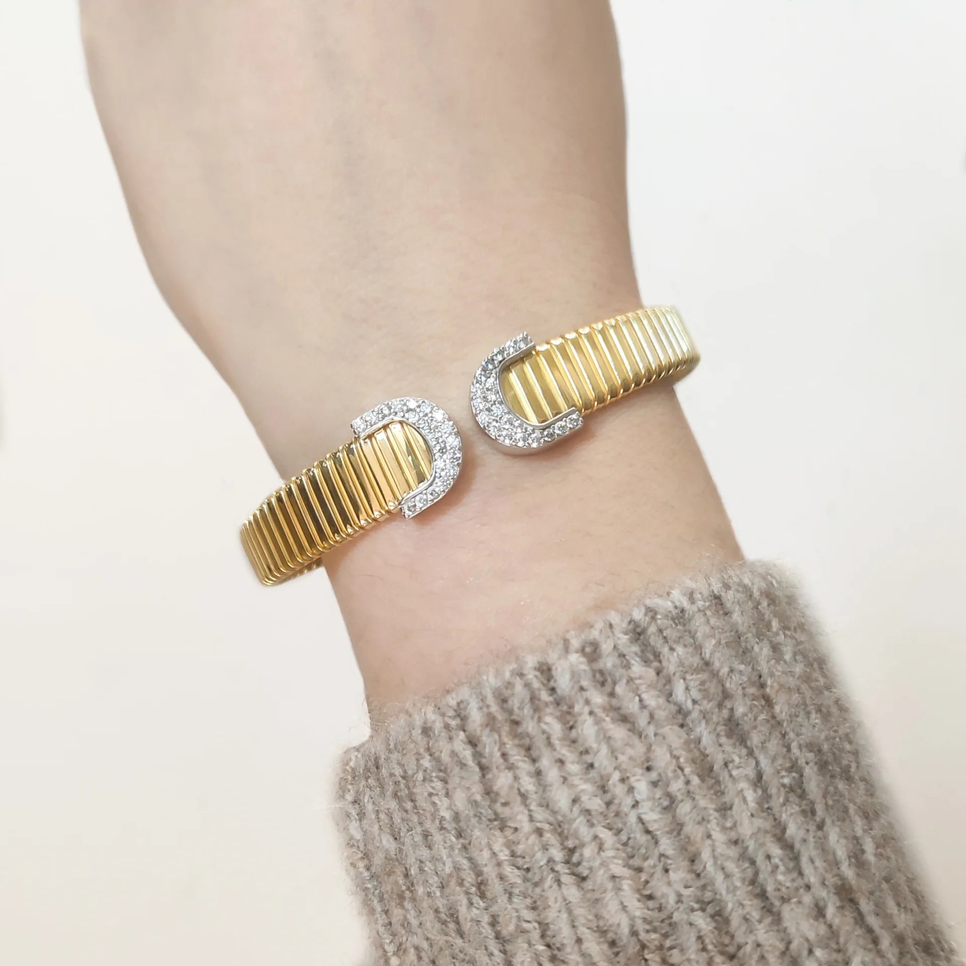 Gold-Plated Silver Rigid Bracelet for Women with Zircons