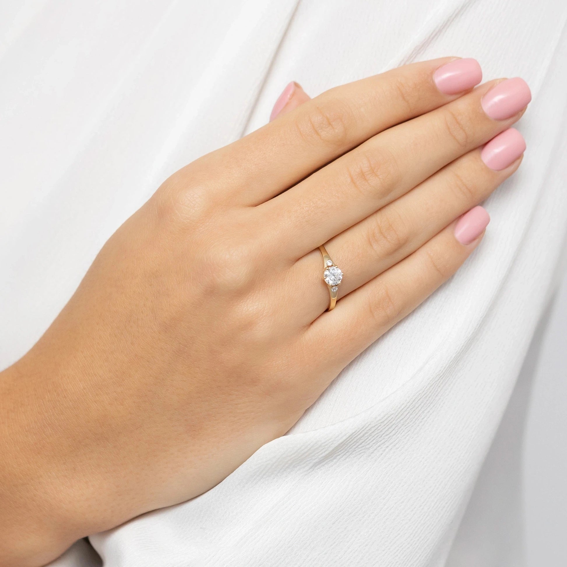 Anello Artemide in Oro con 3 Zirconi