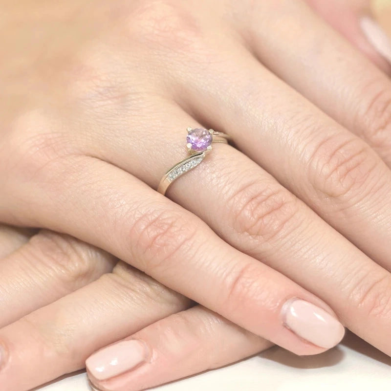 Bague en or avec améthyste 0,50 ct et diamants 0,05 ct