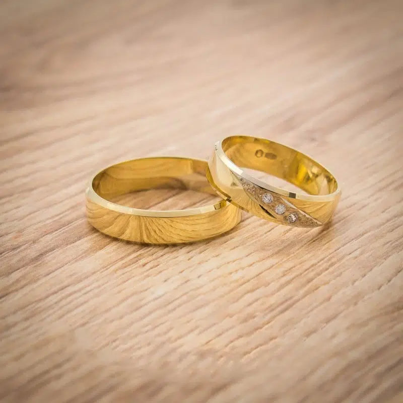 Alianzas de boda bicolor brillantes con circonita