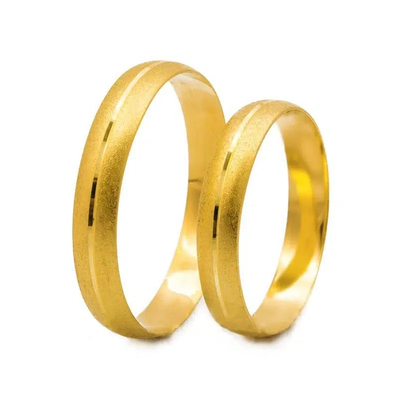 Trauringe aus Gelbgold mit Sandgestrahlter Oberfläche