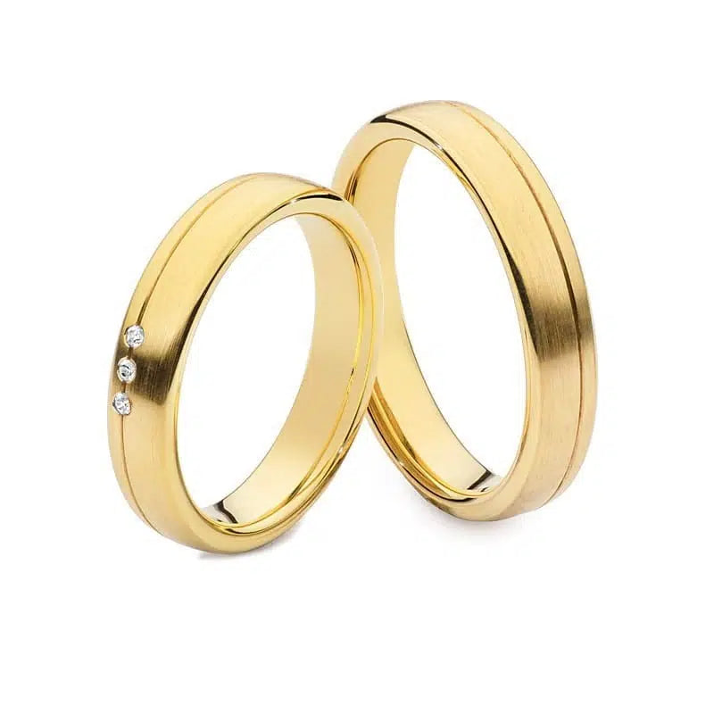 Eheringe mit Rille und Zirkonia, Gelbgold satiniert
