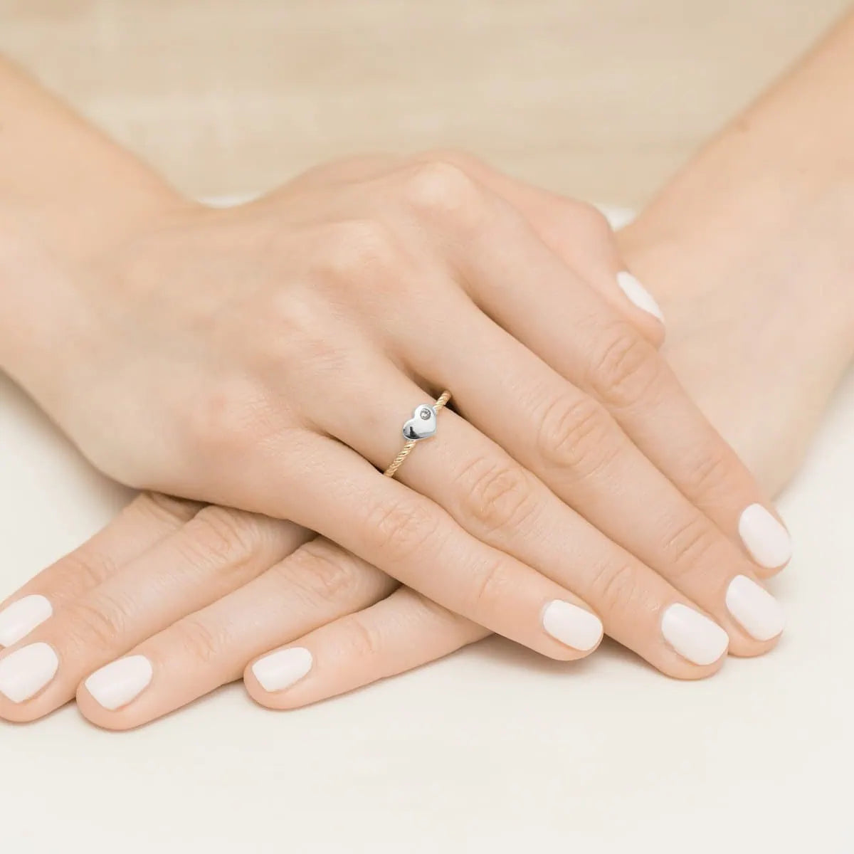 Ring Deep Heart aus Weißgold mit Zirkonia