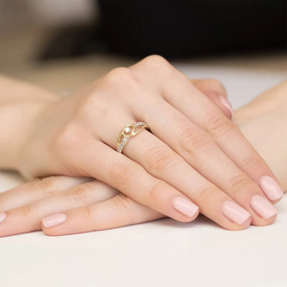 Anello in Oro Cuore e Zirconi