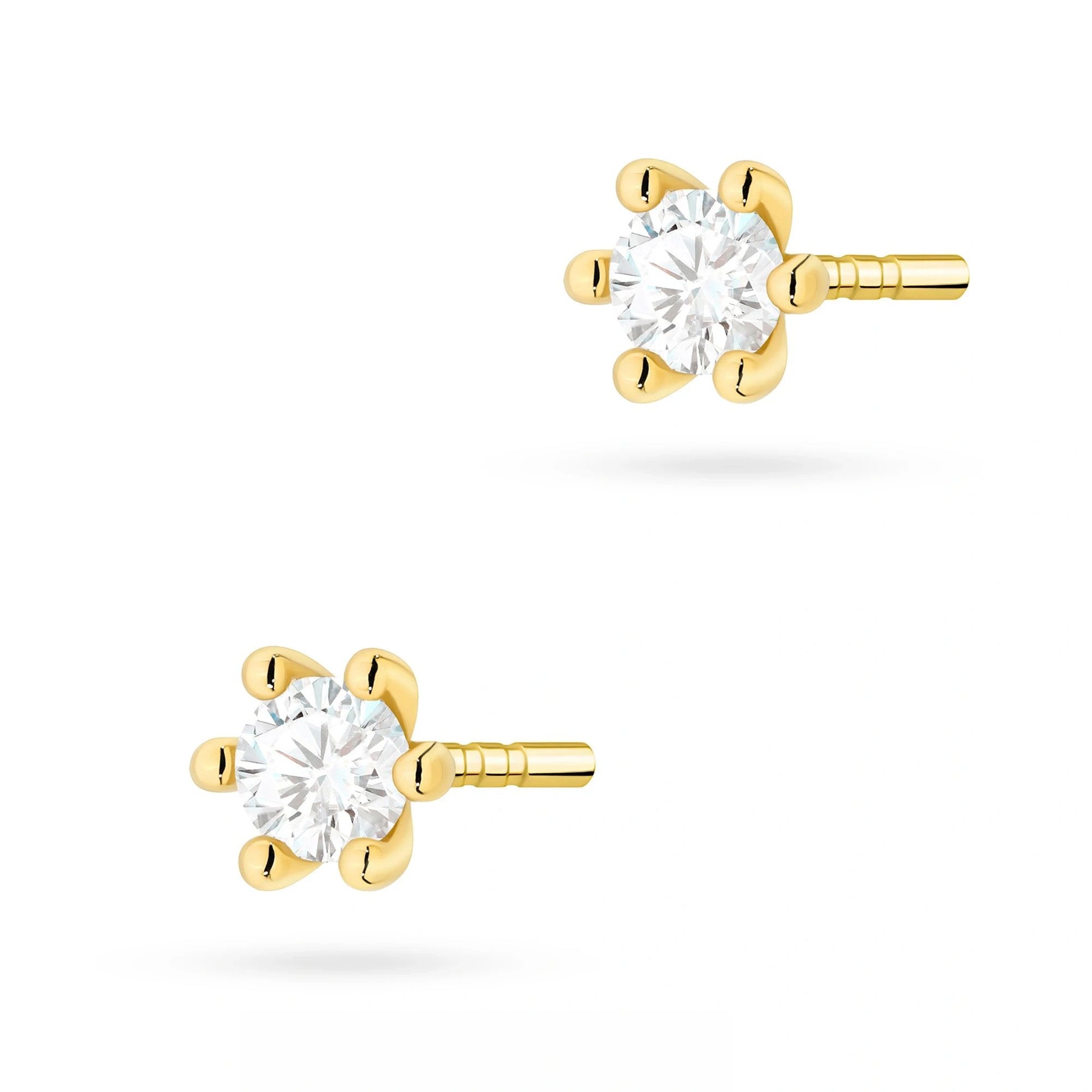 Classic Gold Earring with HPHT Diamond