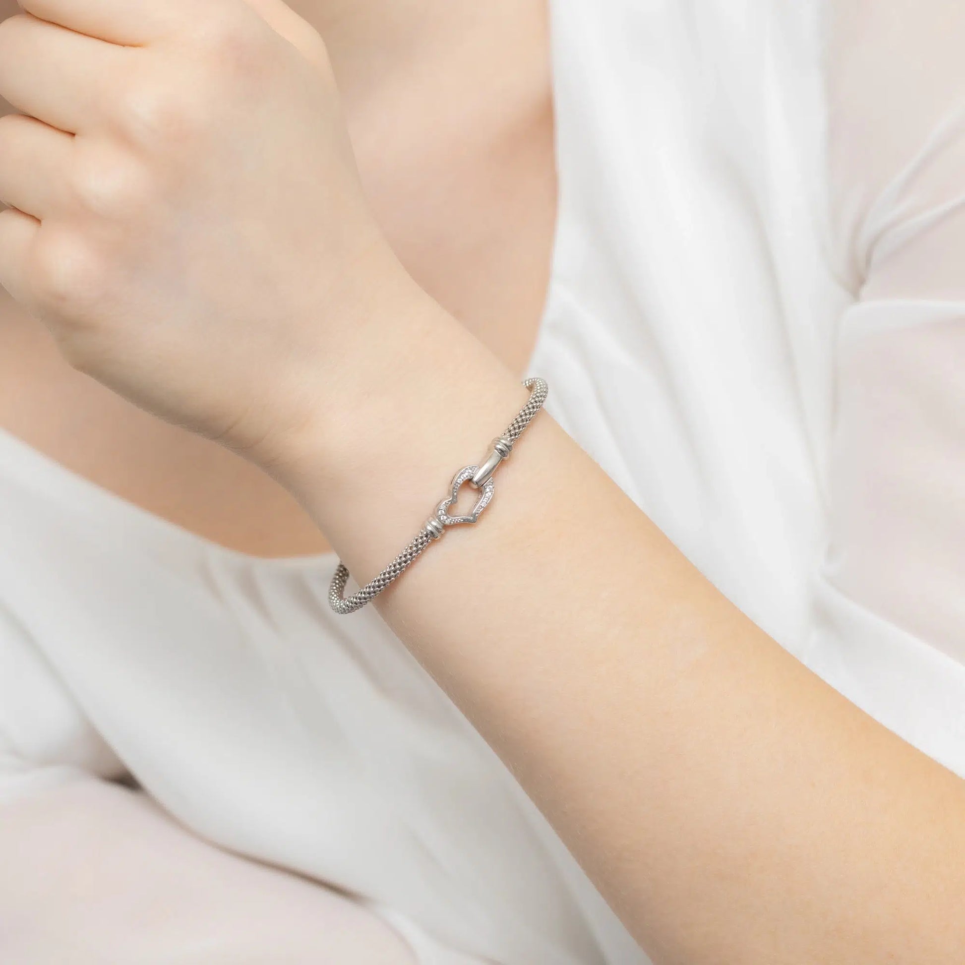 Brazalete Rígido Corazón de Plata