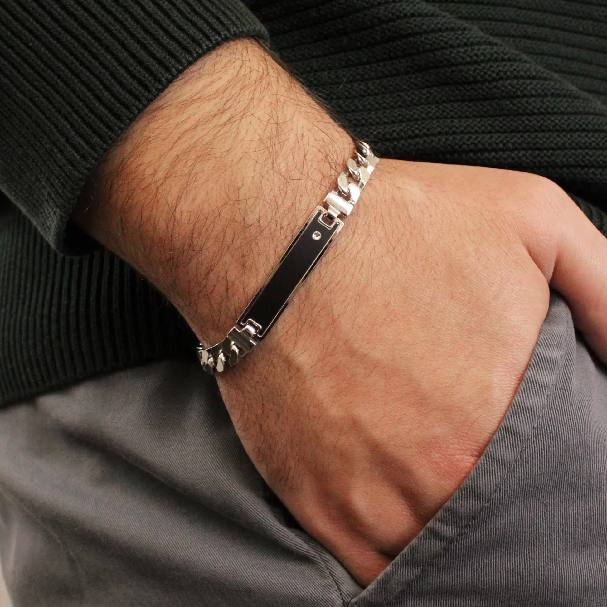 Pulsera Grumetta con Placa Esmaltada y Punto de Luz