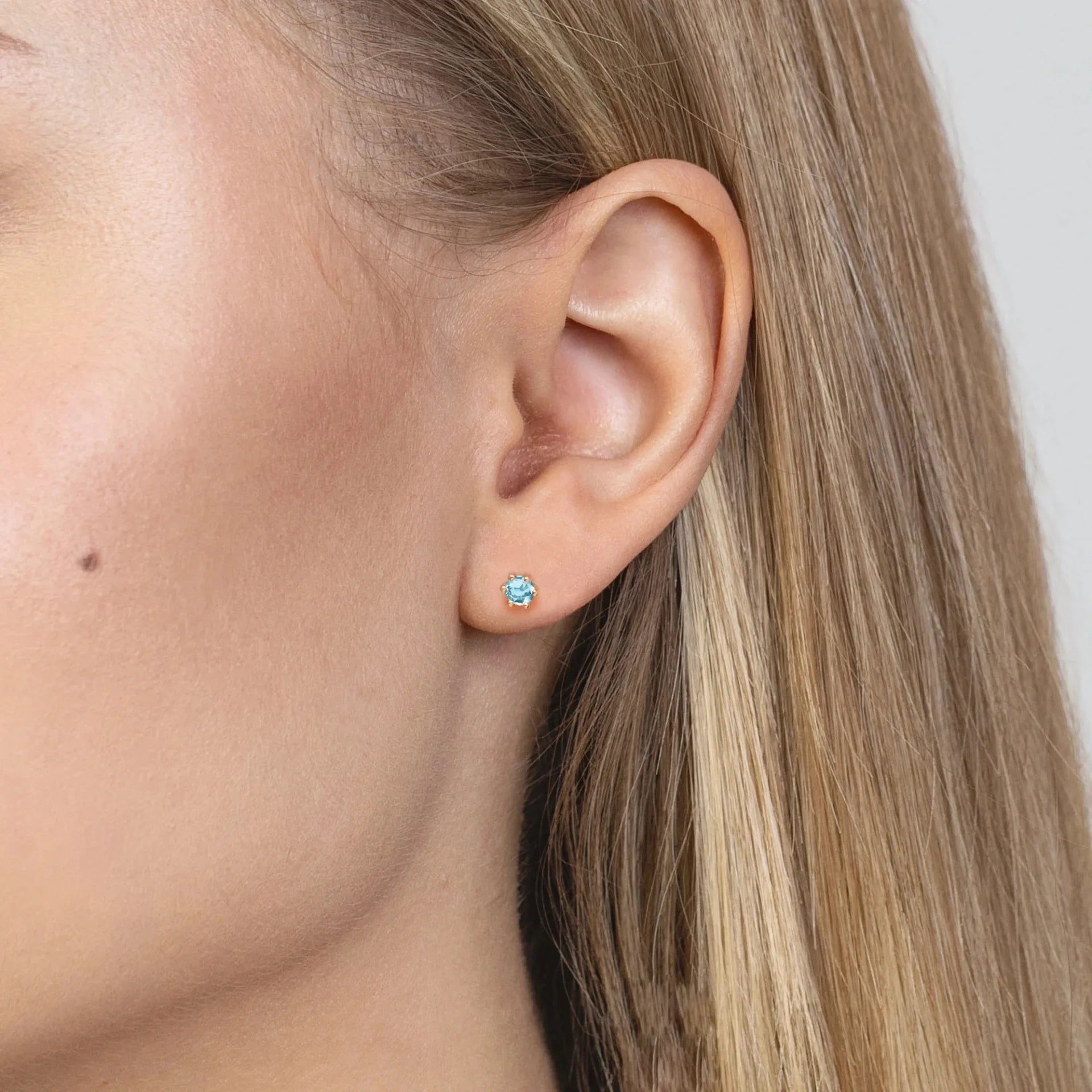 Boucles d'oreilles Snow en or avec topaze 0,15ct