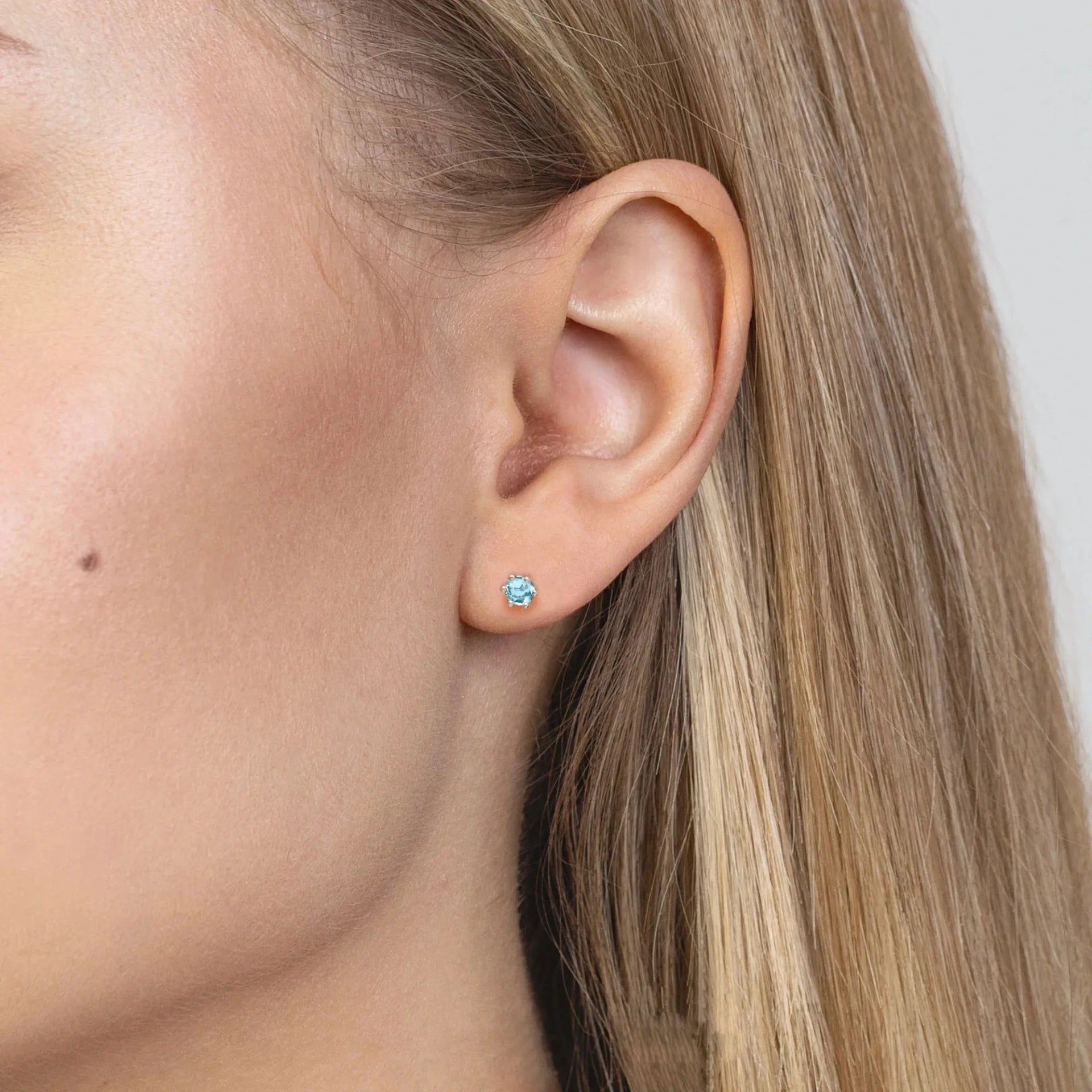 Boucles d'oreilles Snow en or avec topaze 0,15ct