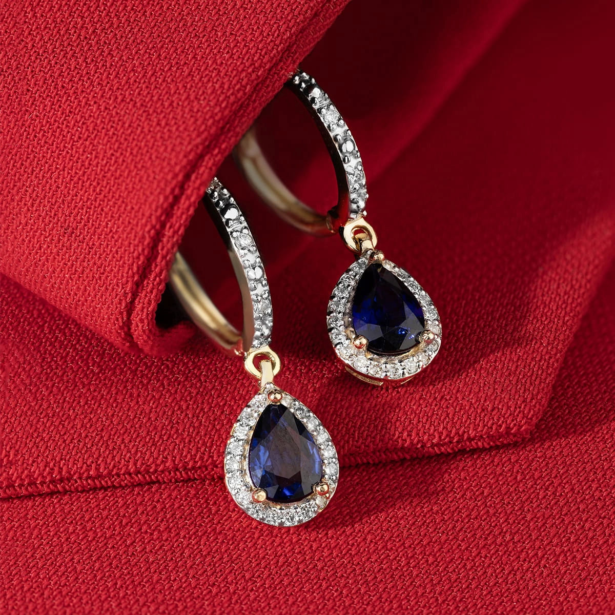 Orecchini Iris in Oro con Zaffiro 0,60ct e 40 Diamanti