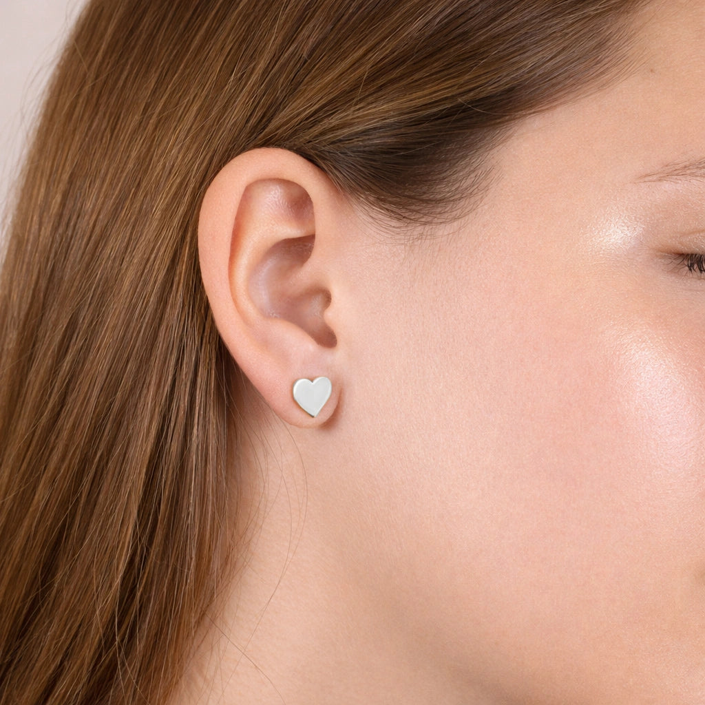 Orecchini in Argento Rodiati con Cuore Liscio