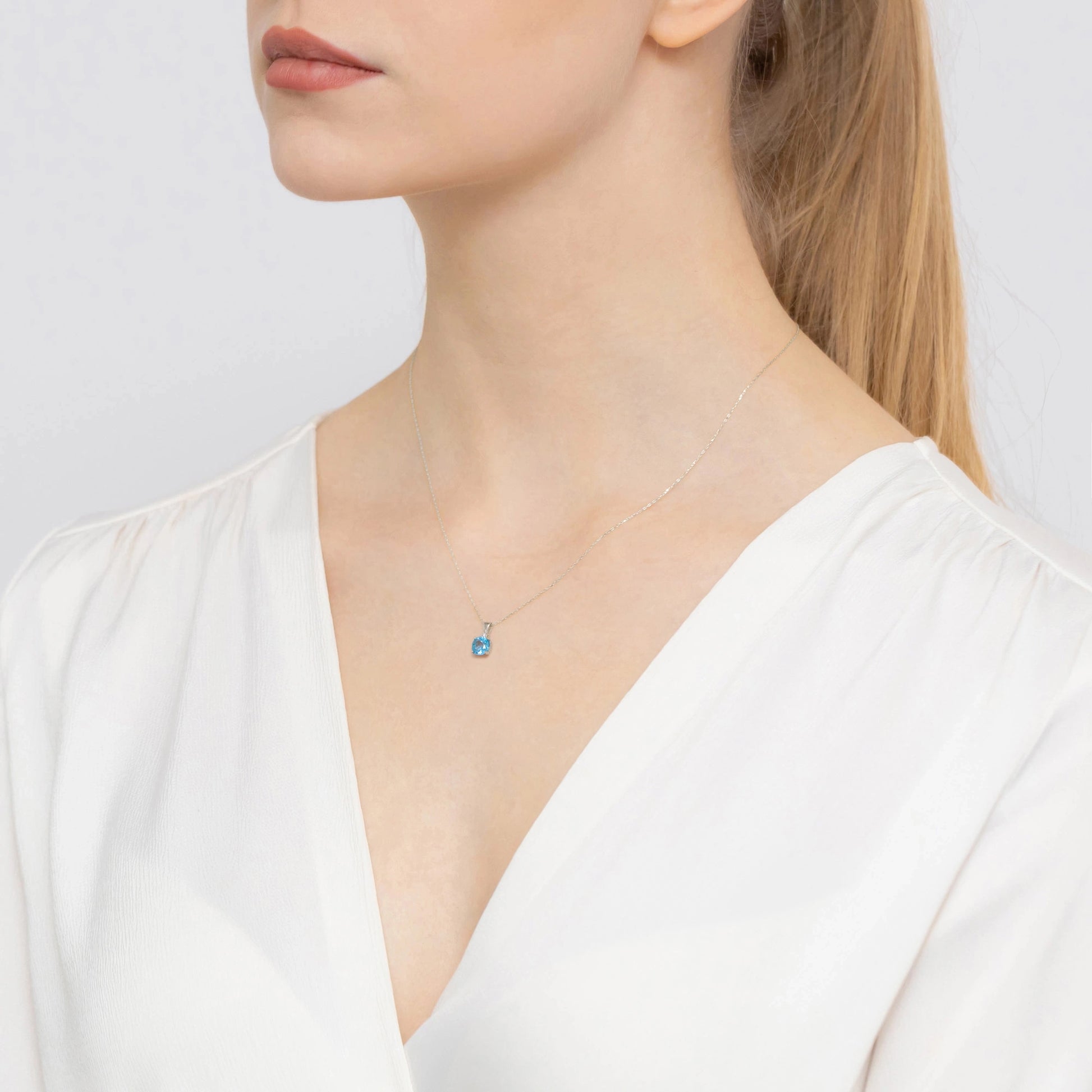 Amon-Anhänger aus Gold mit Topas und Diamant