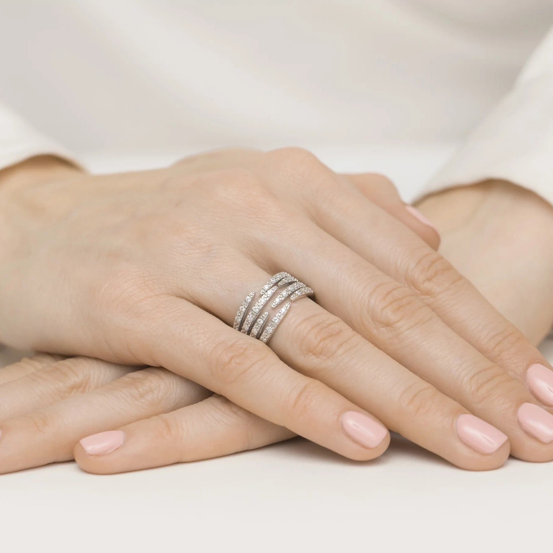 Anello in Argento Otto Punte con Zirconi