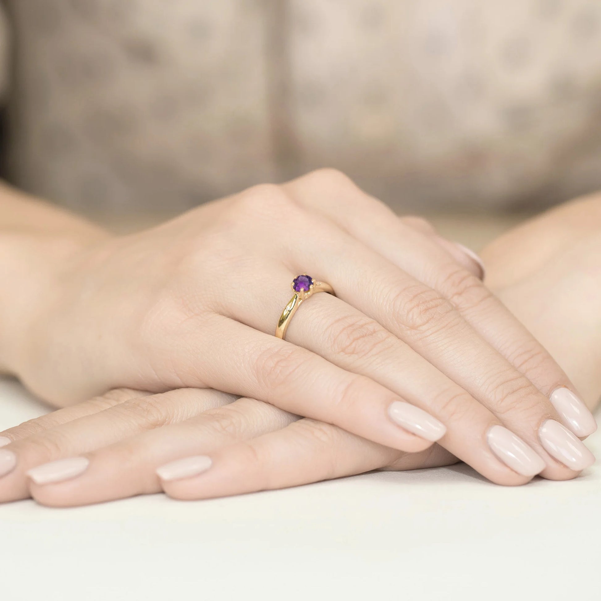 Ring Viorea aus Gold mit Amethyst und 2 Diamanten