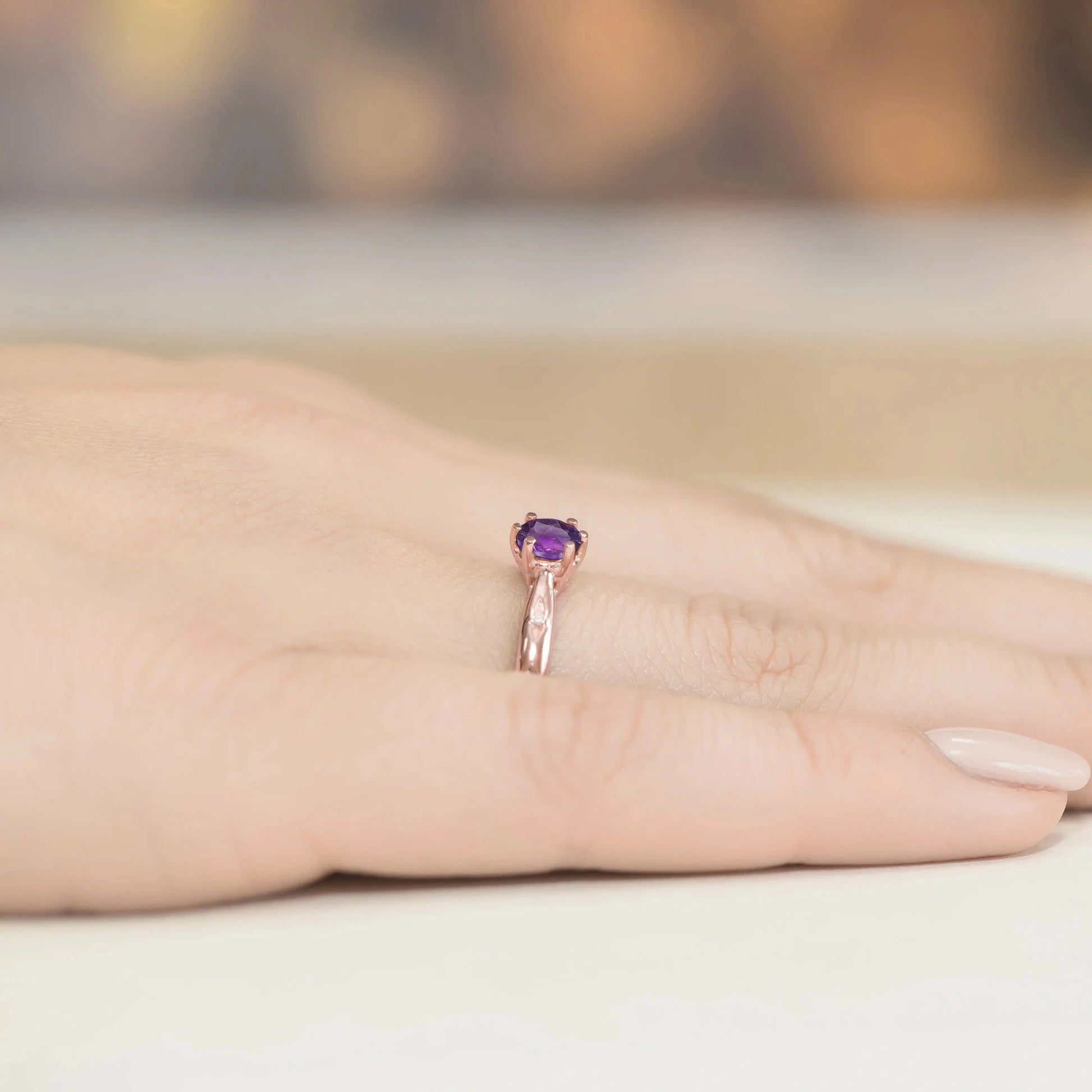 Ring Viorea aus Gold mit Amethyst und 2 Diamanten