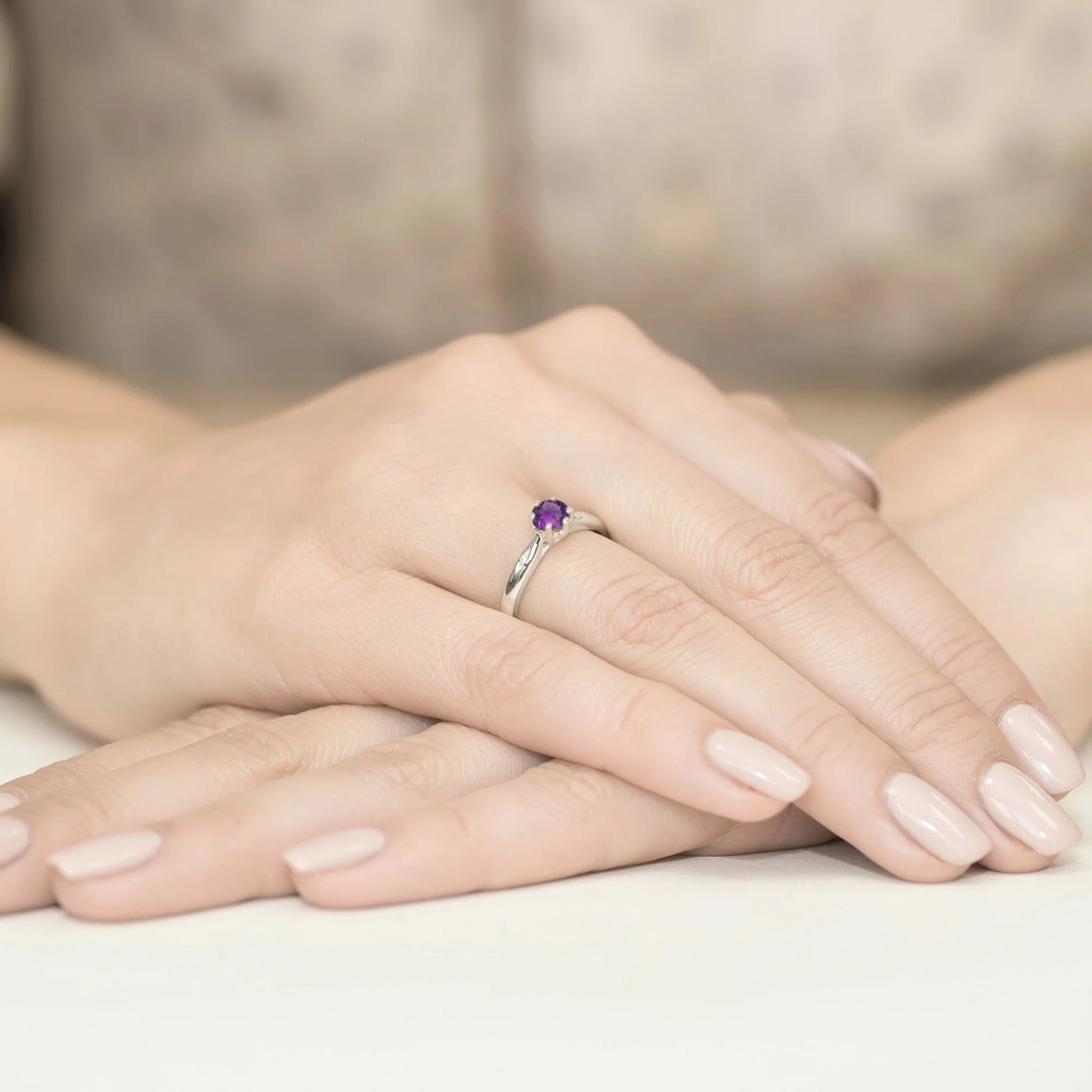 Ring Viorea aus Gold mit Amethyst und 2 Diamanten