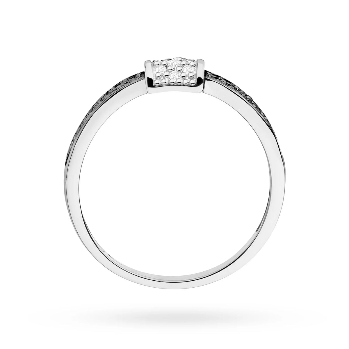 Anello Nexus in Oro con 28 Diamanti Neri e 10 Diamanti Bianchi