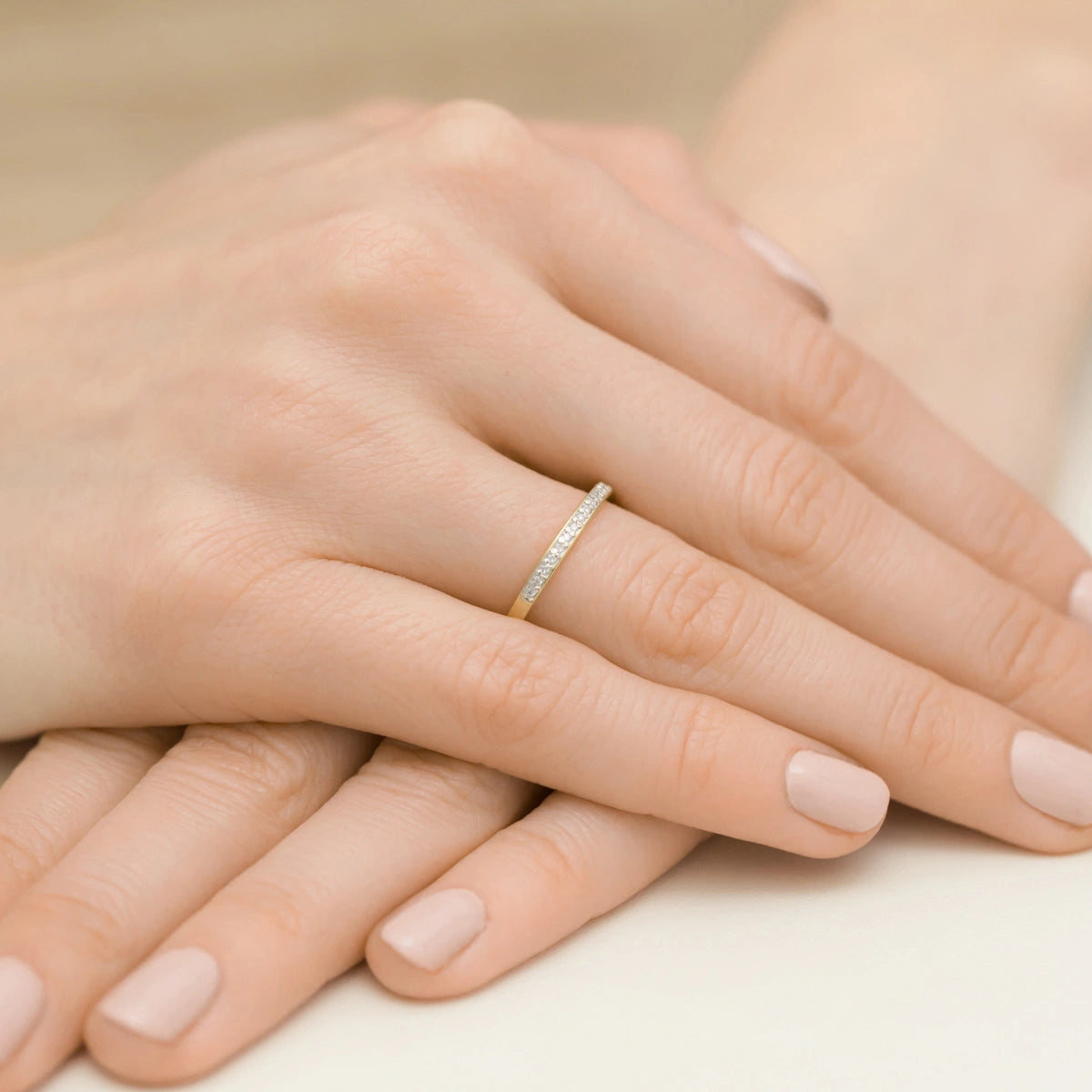 Grace-Riviera-Ring aus Gold und mit Diamanten