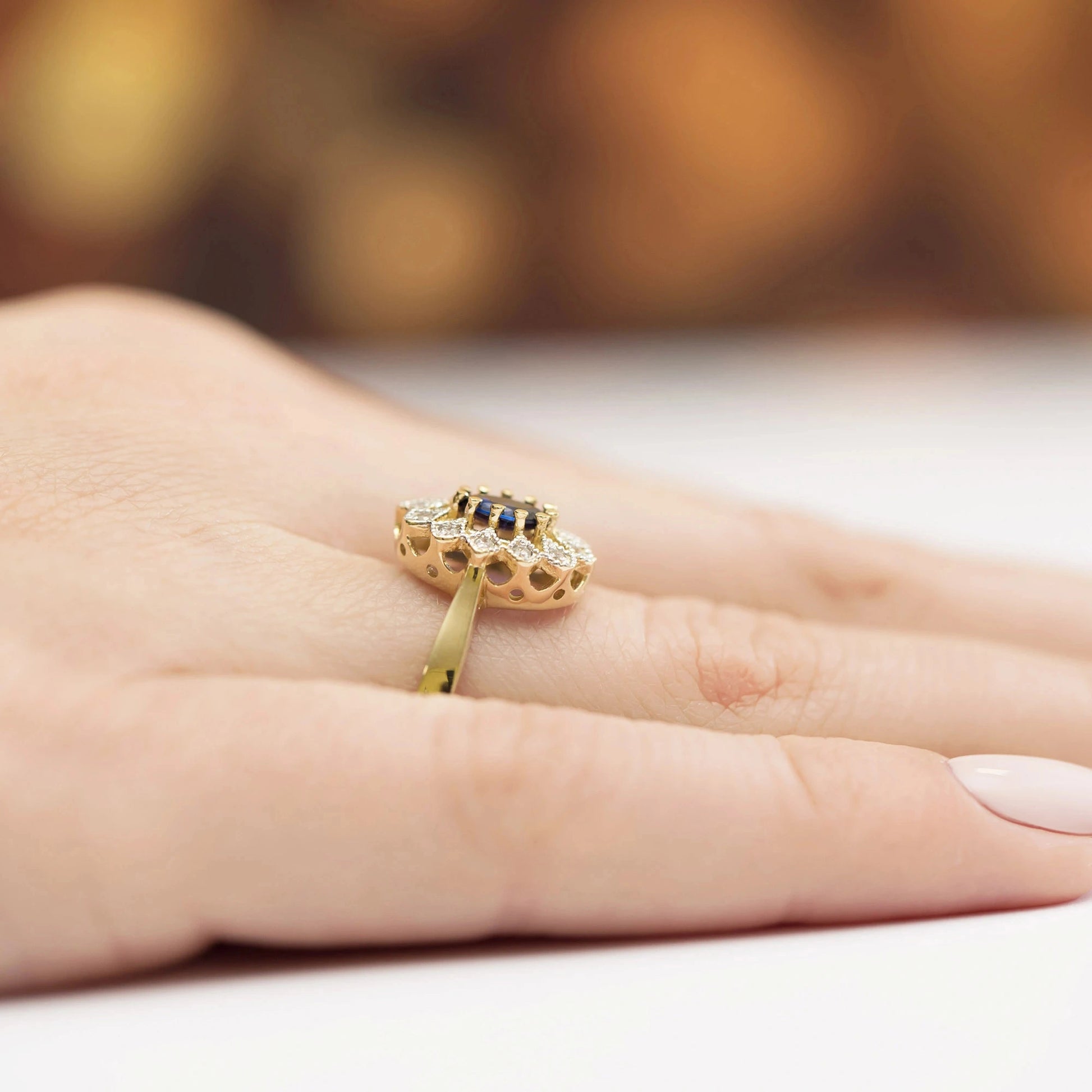 Isabella Ring in Gold with Sapphire and Diamonds