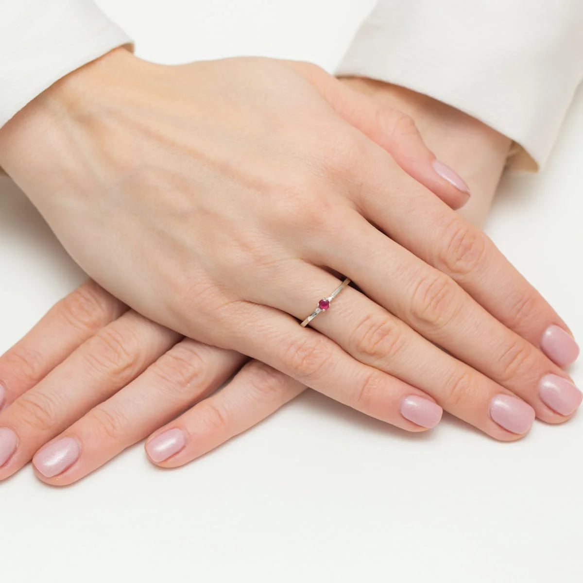 Bague Bordeaux en or avec rubis et diamants