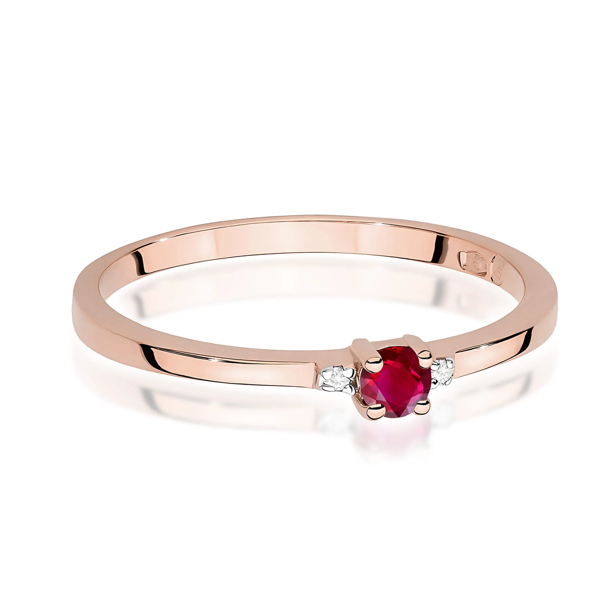 Anello Bordeaux in Oro con Rubino e Diamanti