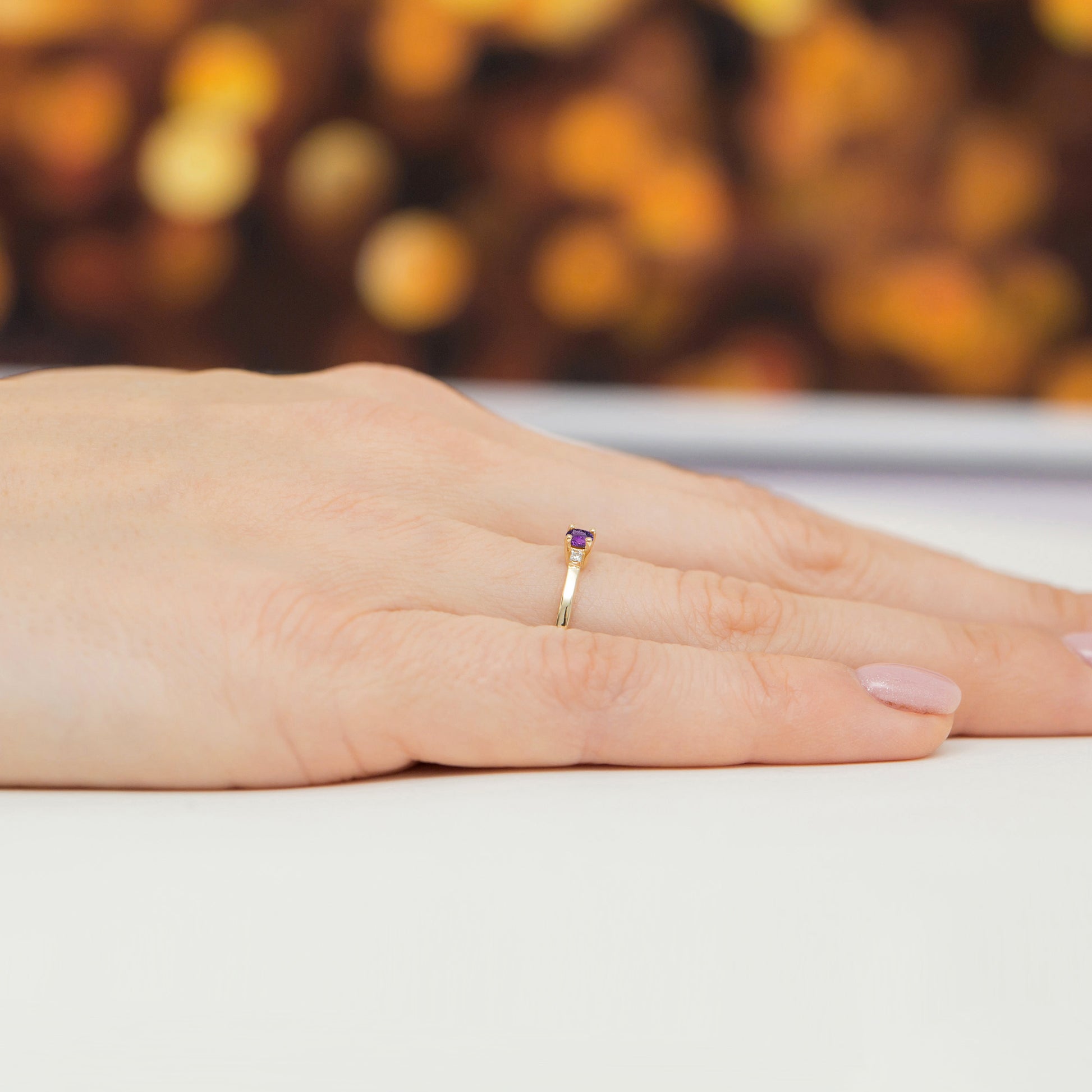 Anello Malva Trilogy in Oro con Ametista e 2 Diamanti