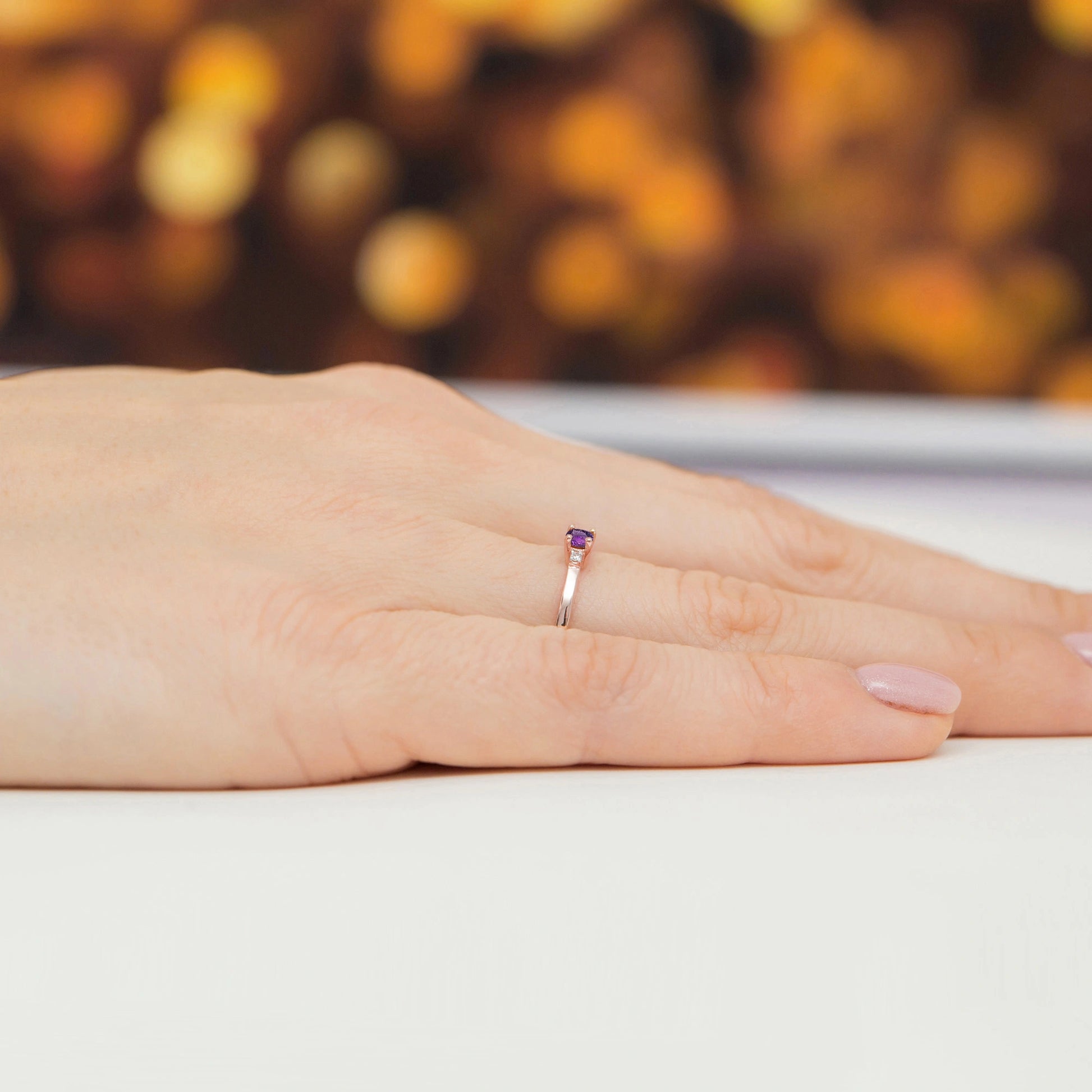Anello Malva Trilogy in Oro con Ametista e 2 Diamanti