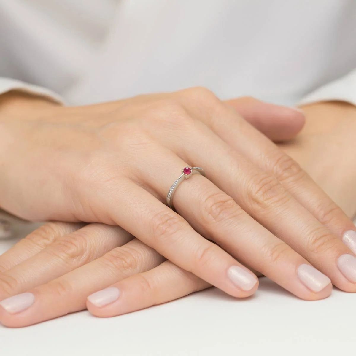 Bague Scarlett en or avec rubis et diamants