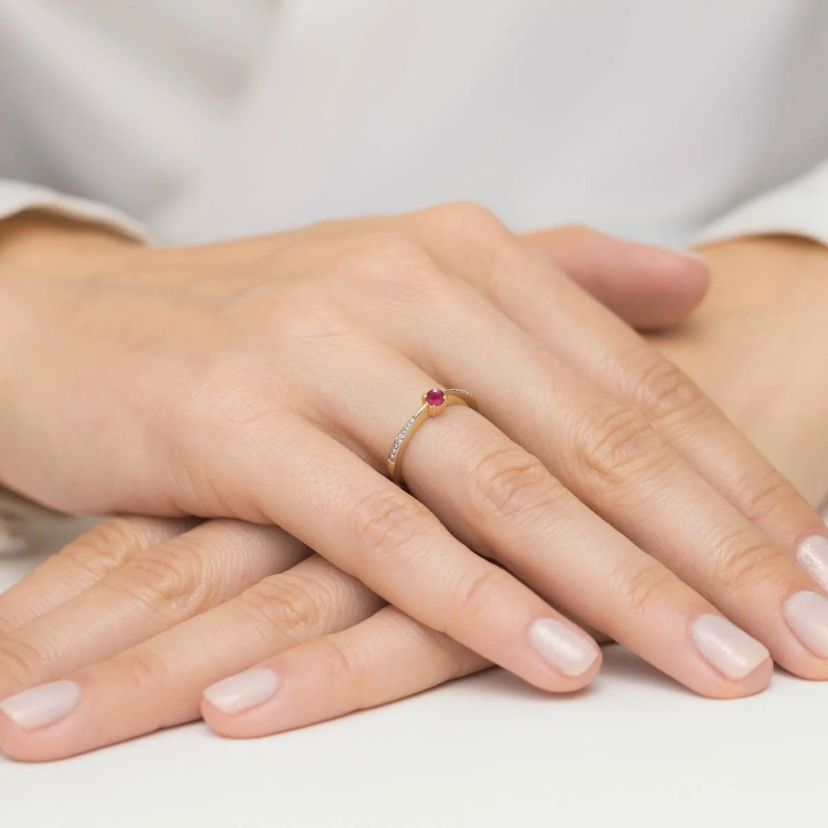 Bague Scarlett en or avec rubis et diamants