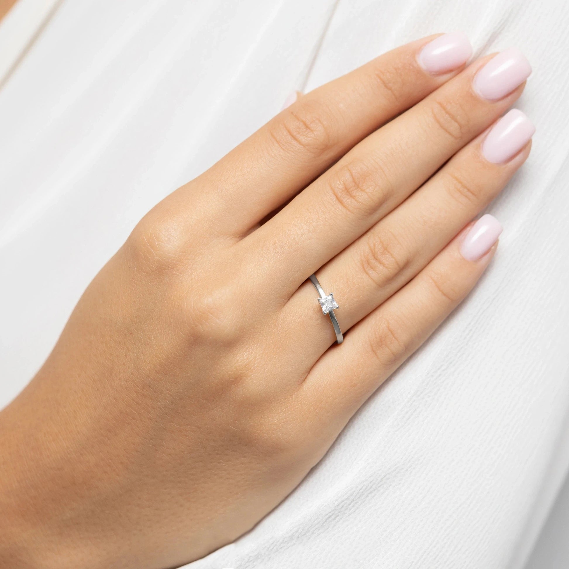 Anillo Square Solitario en Oro con Diamante de Laboratorio Lab Grown 0,30ct