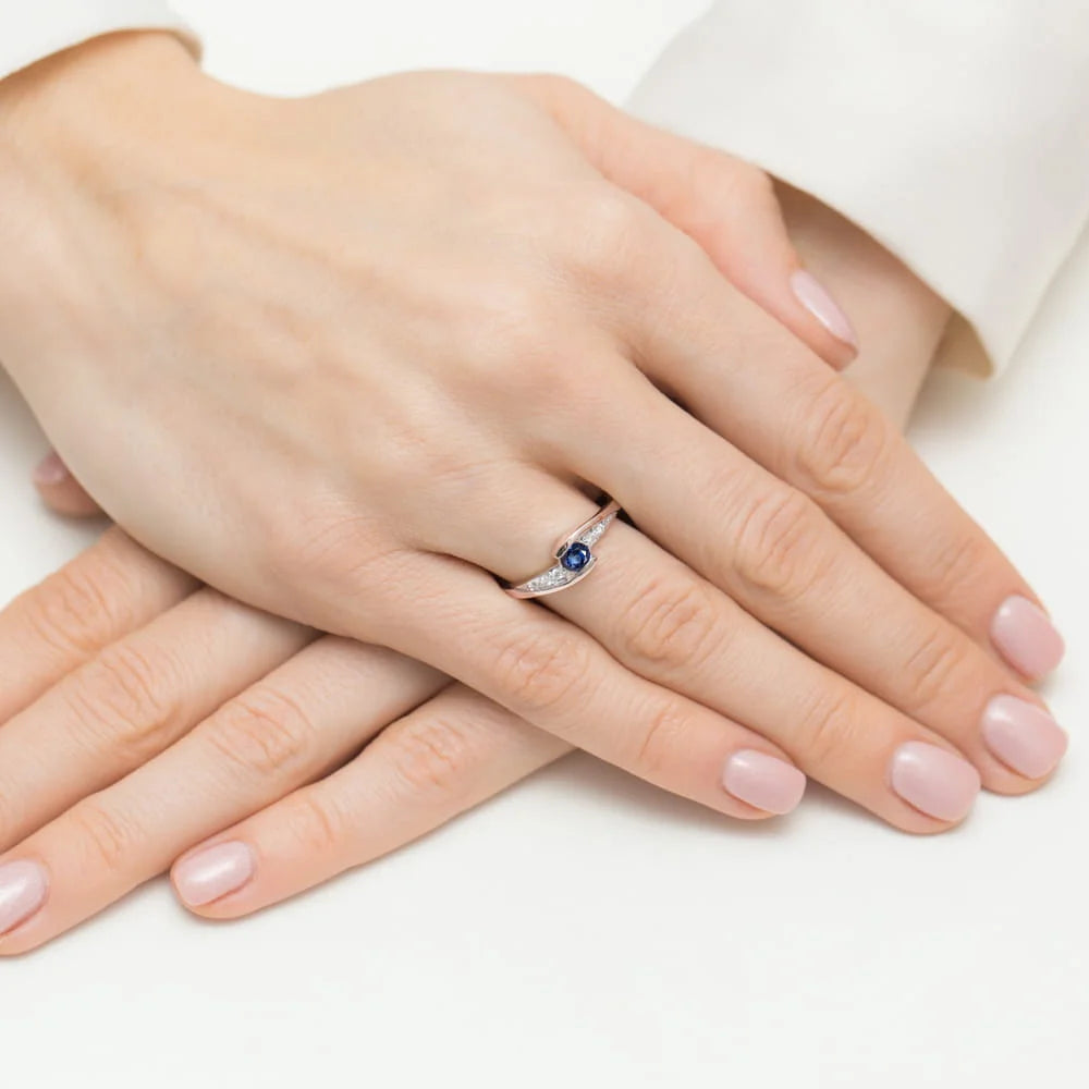 Anillo Navy de oro con zafiro