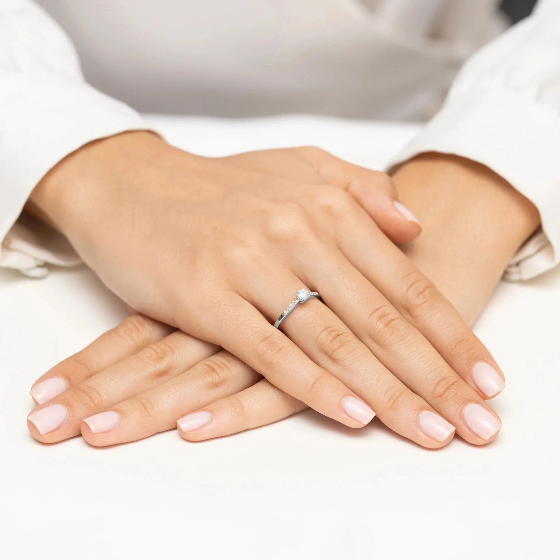 Anillo Alba en Oro con Diamantes de Laboratorio Lab Grown y Pavé 0,07ct