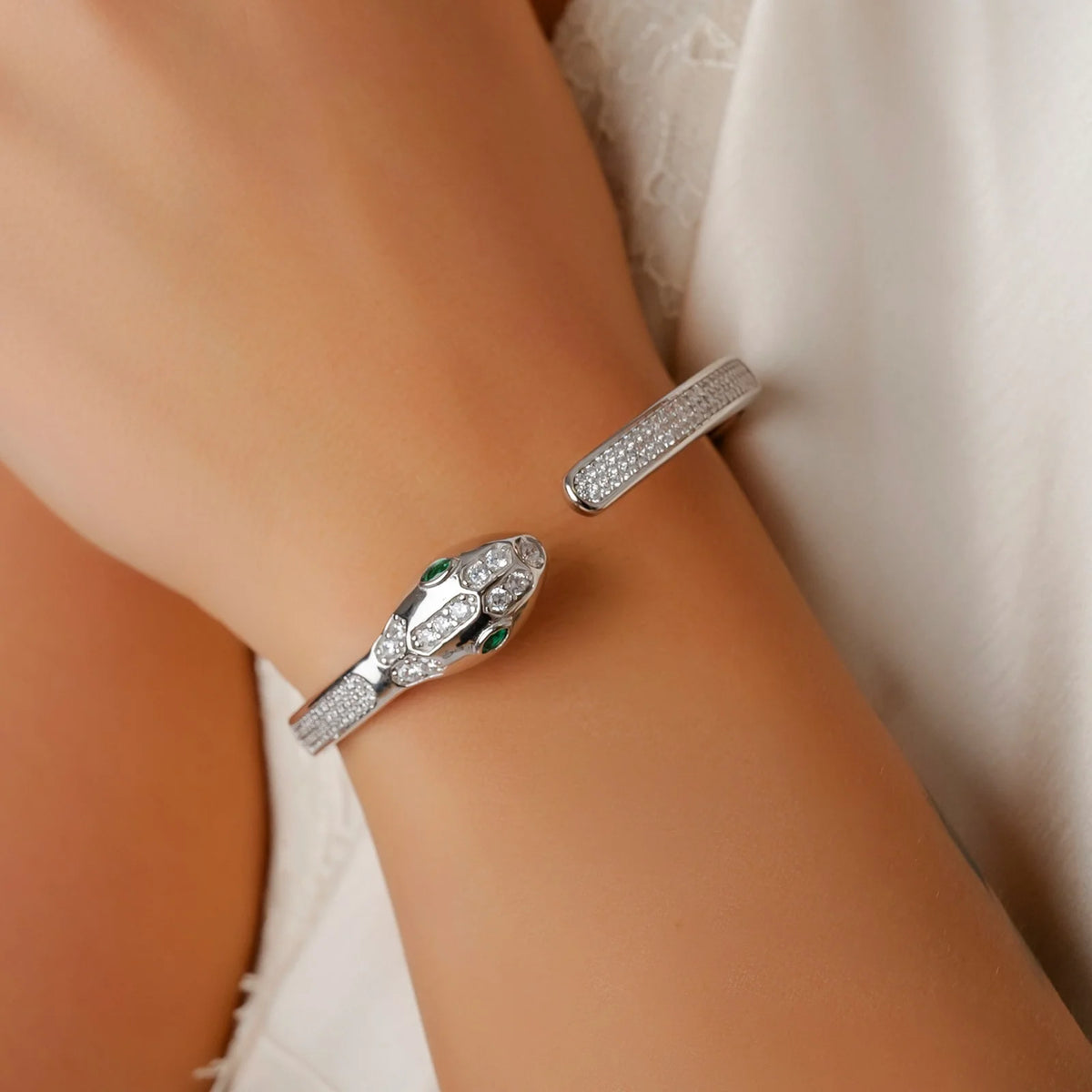 Starres Silberarmband Viper mit Zirkonia
