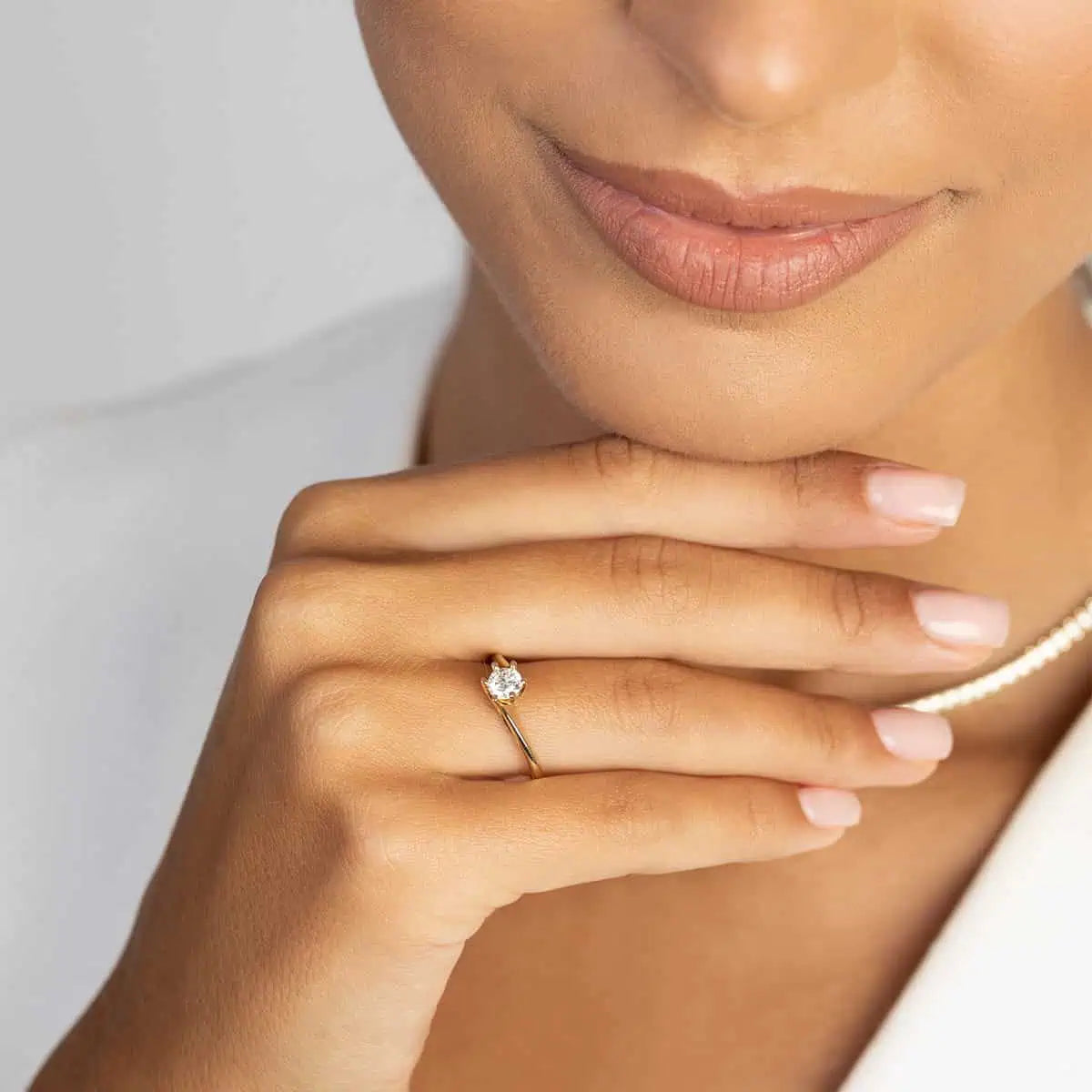 Anello Stella Pura in Oro con Diamanti CVD