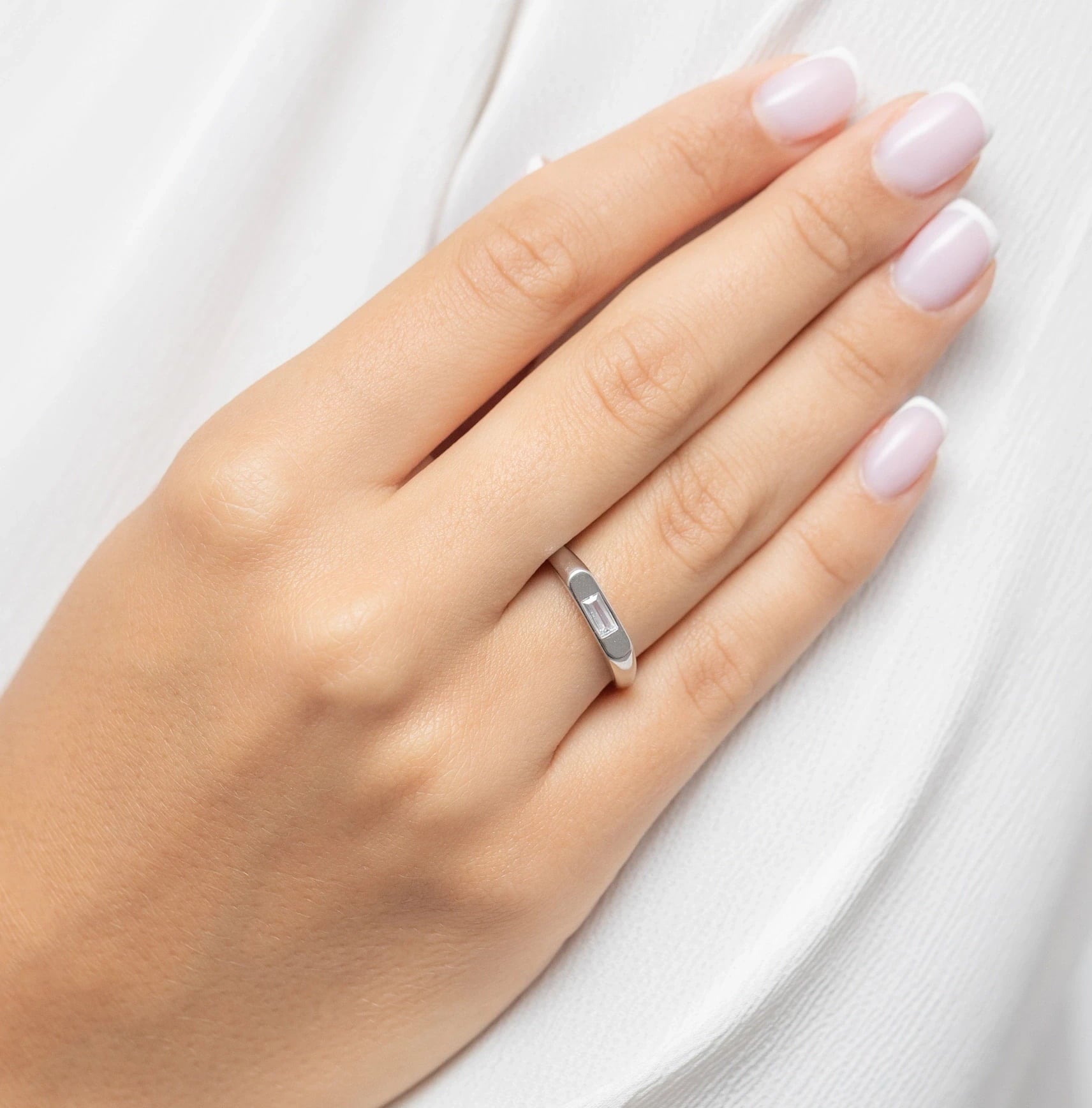 Anello Flat con Zircone Bianco